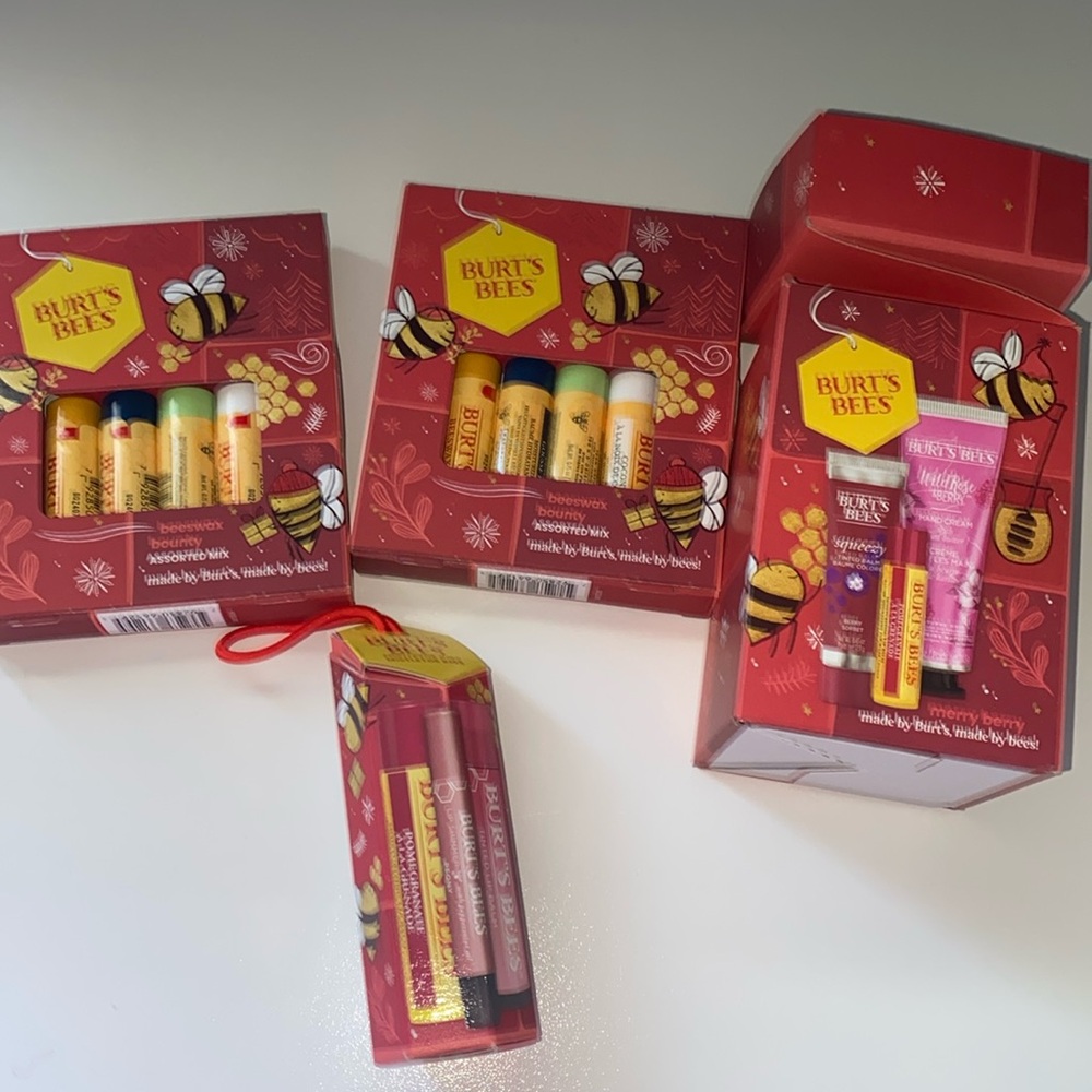 Burt’s Bees Sets bundle of 4 brand new